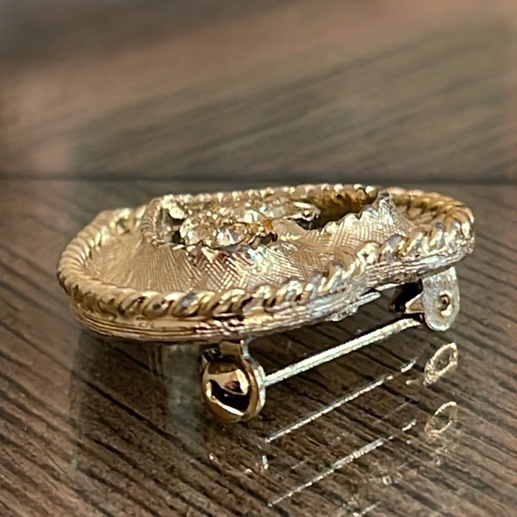 Vintage Light Gold-tone Texture Heart Pin with Rhinestone Accents - Picture 14 of 15